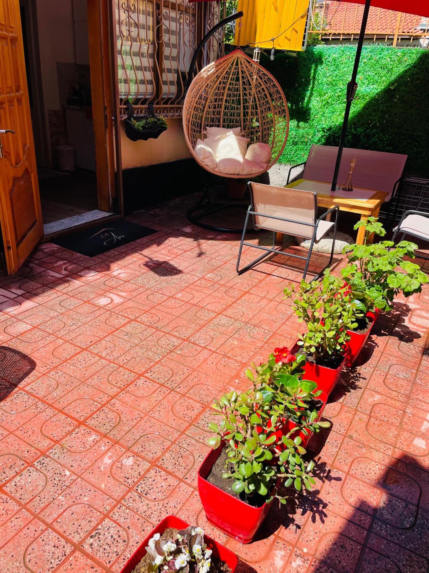 Romeo With Private Garden Guest house
